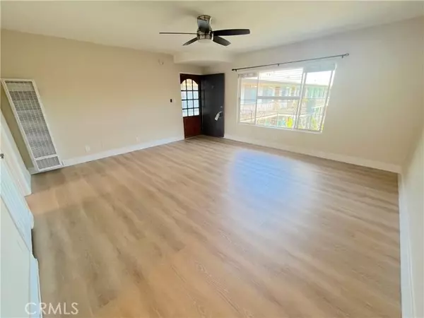 Costa Mesa, CA 92627,2115 Placentia AVE 28