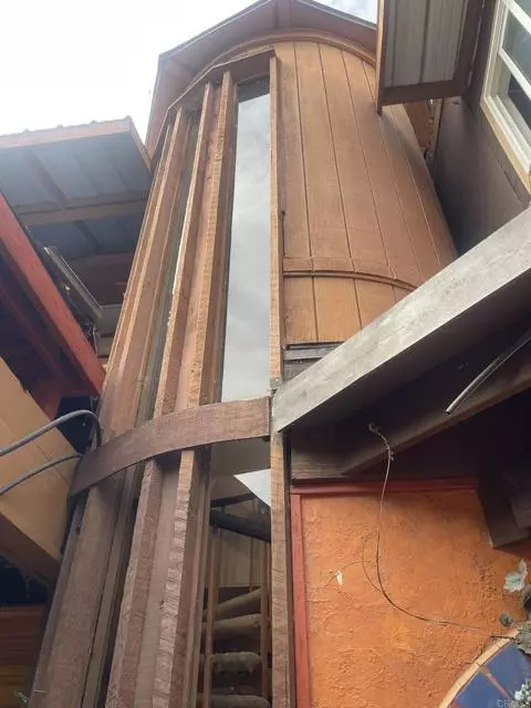 Escondido, CA 92025,14082 Los Cielos