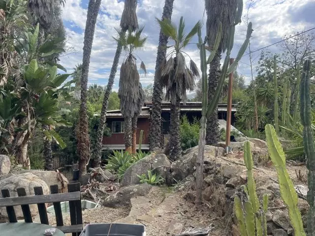 14082 Los Cielos, Escondido, CA 92025