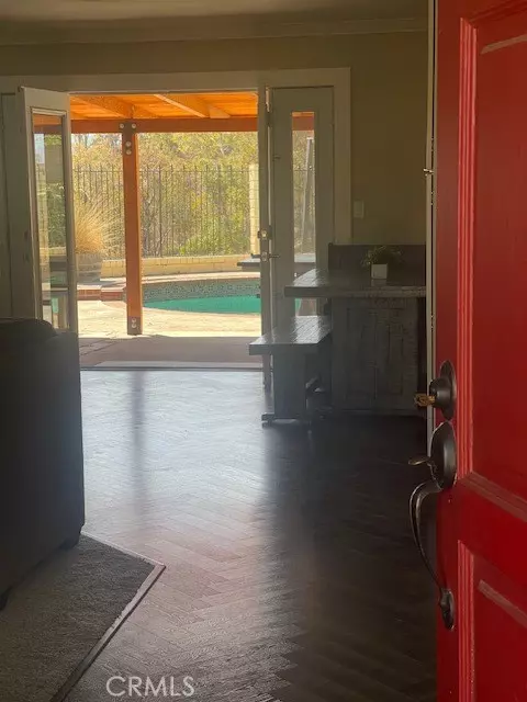 Valencia, CA 91354,23054 La Granja