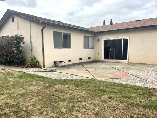 Fremont, CA 94538,42606 Fontainebleau Park Ln