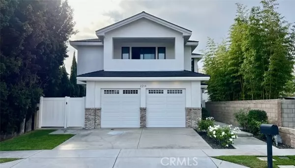 2214 Elden AVE, Costa Mesa, CA 92627