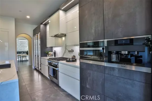 Temecula, CA 92590,43698 De Luz