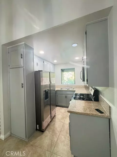 18145 American Beauty 108, Canyon Country, CA 91387