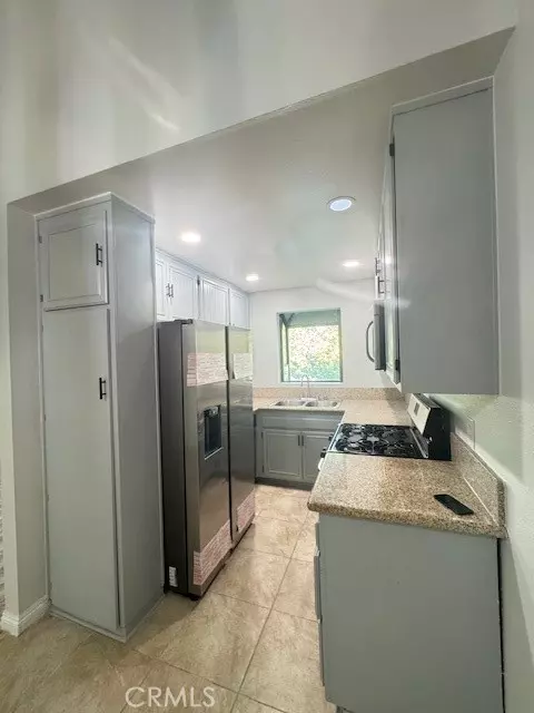 18145 American Beauty 108, Canyon Country, CA 91387