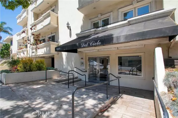 Los Angeles, CA 90049,12011 Goshen 203