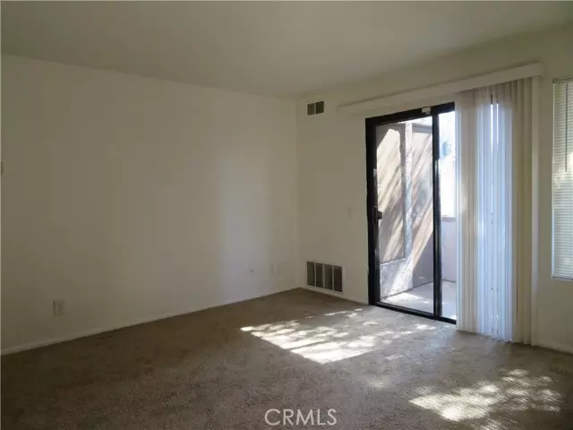 1343 Massachusetts AVE 203, Riverside, CA 92507