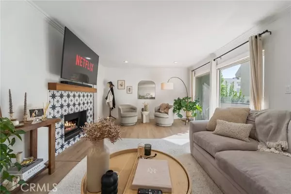 Encino, CA 91316,5440 Lindley 201