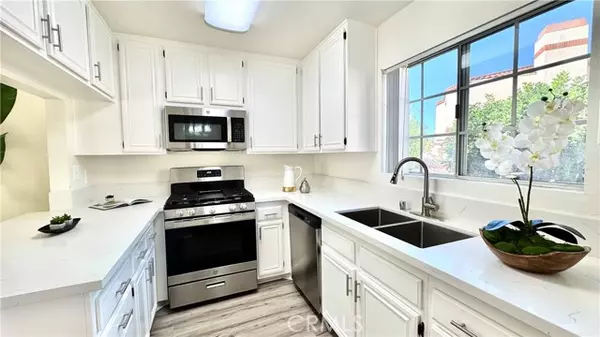 Torrance, CA 90503,3101 Plaza Del Amo 18