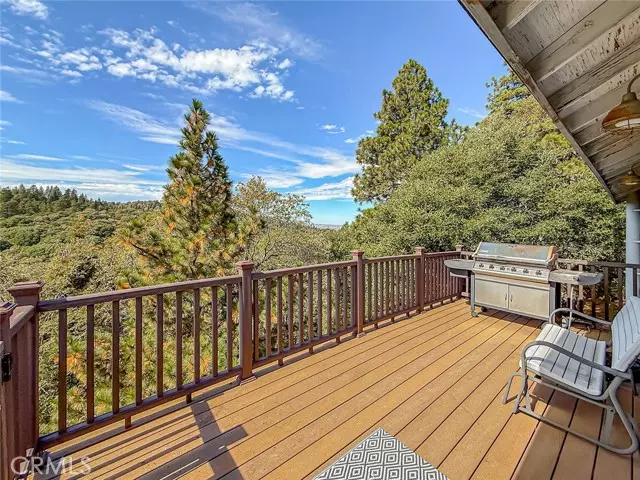 152 Pine Ridge RD, Crestline, CA 92325