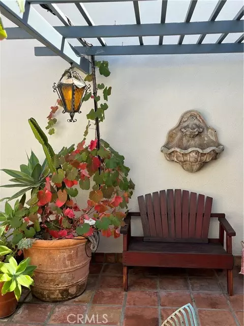 Laguna Beach, CA 92651,845 Temple HLS