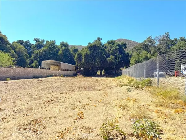 CA 91390,16426 Calle Daggett