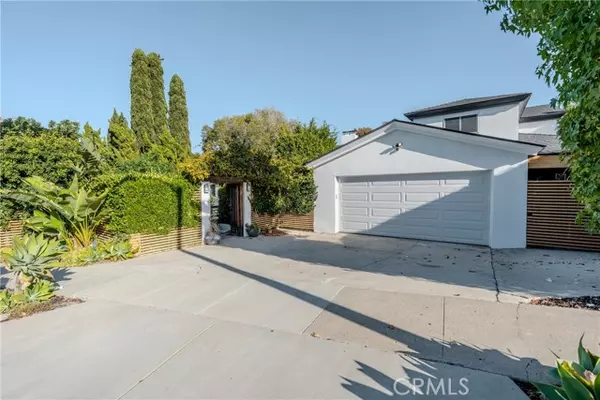2207 Golden CIR, Newport Beach, CA 92660