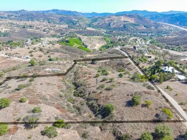Palos Verdes DR, Escondido, CA 92026