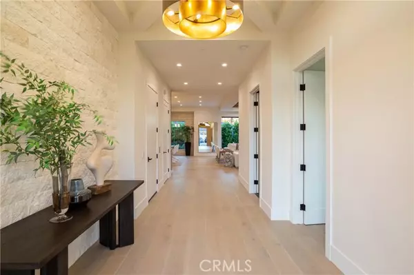 Huntington Beach, CA 92646,9121 Christine DR