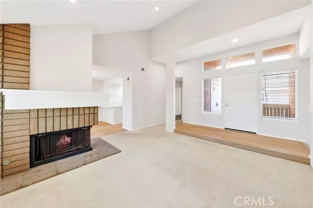 25 Greenfield, Irvine, CA 92614