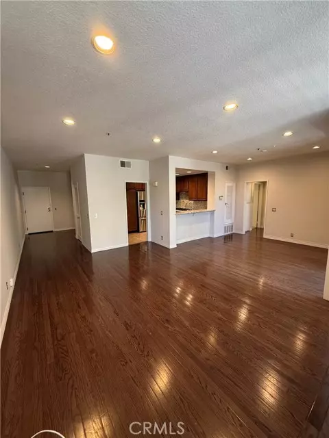 Newport Beach, CA 92663,270 Cagney Lane 202