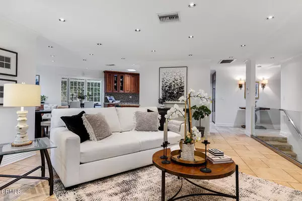 Los Angeles, CA 90065,1038 Oban DR