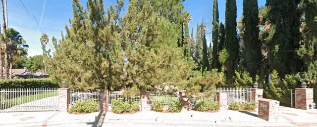 Woodland Hills, CA 91367,23035 CALVERT ST