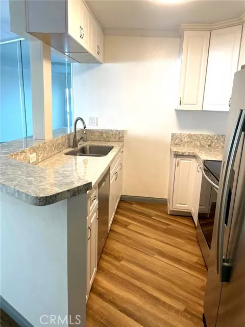 Redondo Beach, CA 90277,630 The Village 112