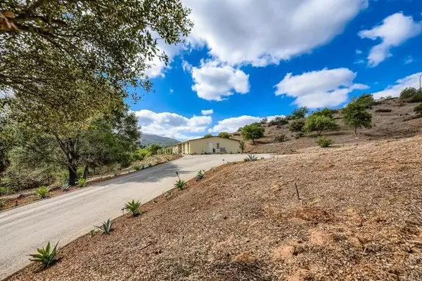 Bonsall, CA 92003,28720 N Twin Oaks Valley RD