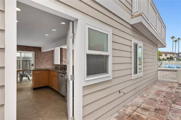 Newport Beach, CA 92663,4208 RIV