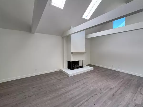 Seal Beach, CA 90740,310 Corsair