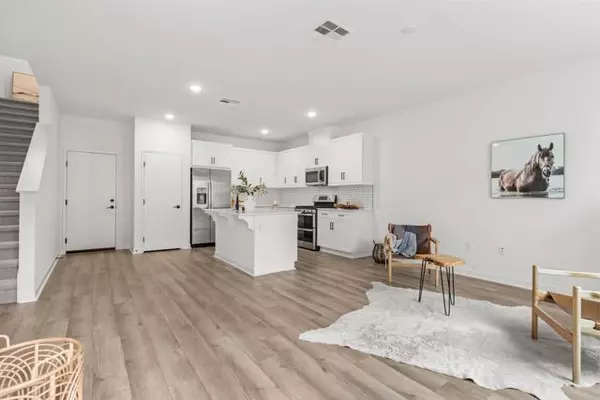 Fallbrook, CA 92028,319 MINNEOLA PL