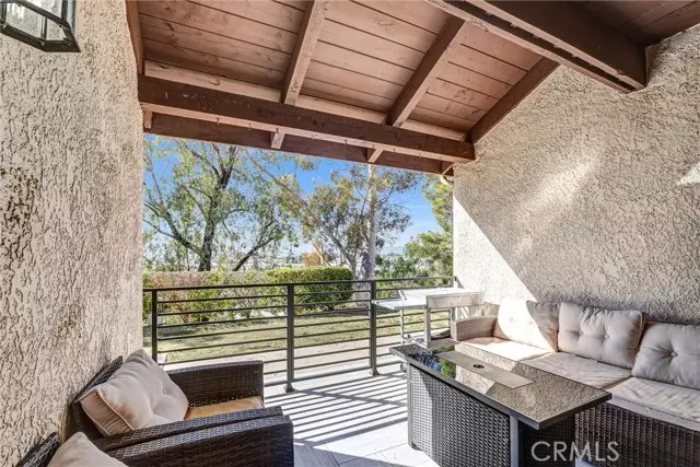 7757 Via Rosa Maria, Burbank, CA 91504