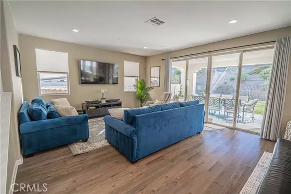 Canyon Country, CA 91387,18642 Cedar Crest DR