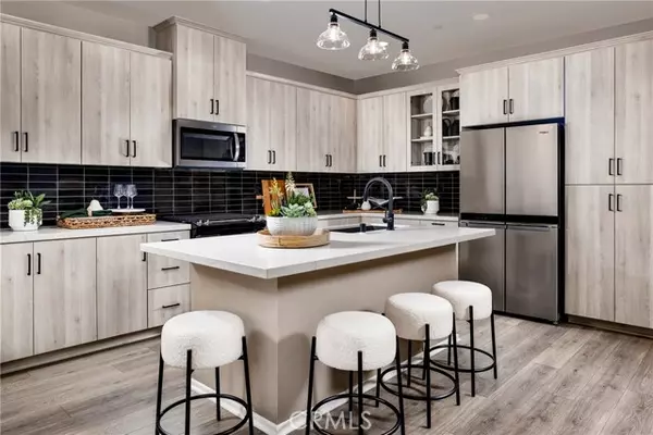 Ontario, CA 91761,4153 S LIMECREST PASEO 64