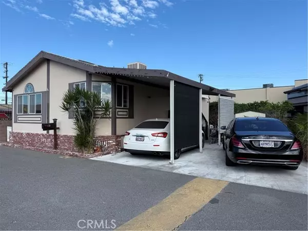 Bellflower, CA 90706,14325 Mcnab 24