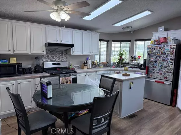 Bellflower, CA 90706,14325 Mcnab 24