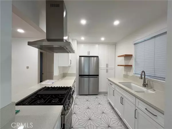 Long Beach, CA 90803,70 Roycroft AVE A