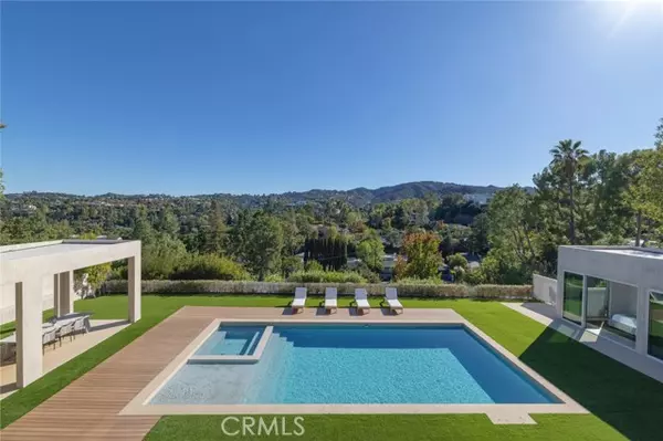 4442 Estrondo DR, Encino, CA 91436