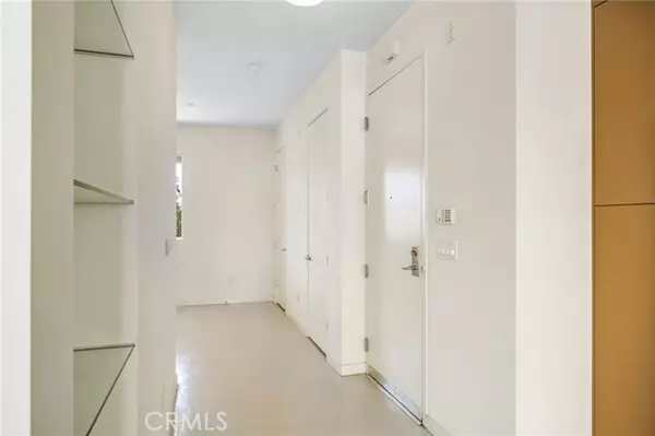 Pasadena, CA 91101,217 S Marengo 304