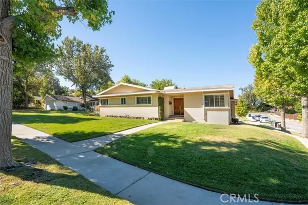 25085 Highspring, Newhall, CA 91321