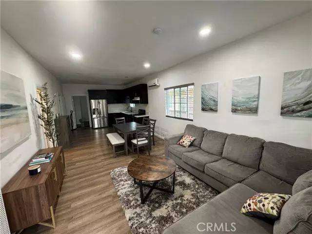 533 E 36th, Los Angeles, CA 90011