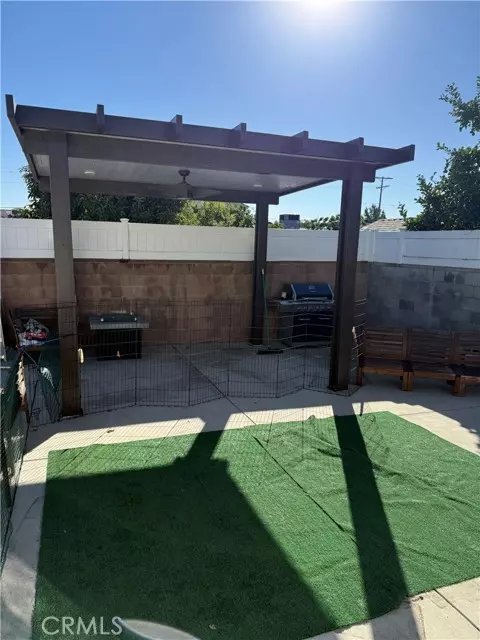 North Hollywood, CA 91605,7862 Mary Ellen