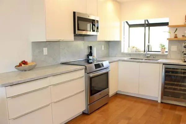 Carlsbad, CA 92009,7323 Calle Luna