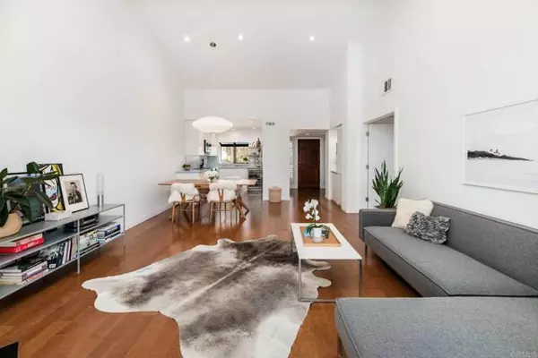 Carlsbad, CA 92009,7323 Calle Luna