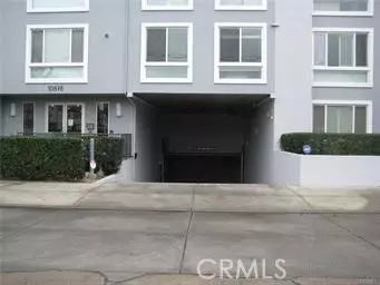 Toluca Lake, CA 91602,10878 Bloomfield 404