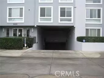 Toluca Lake, CA 91602,10878 Bloomfield 404