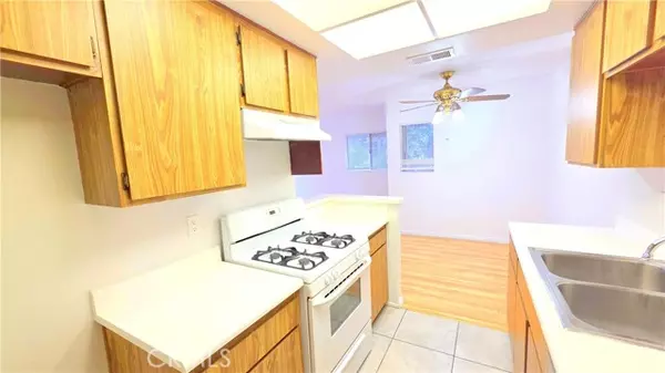 Ontario, CA 91762,1049 W Francis ST F