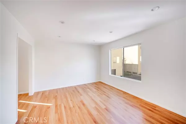 Burbank, CA 91504,7727 Via Napoli 75