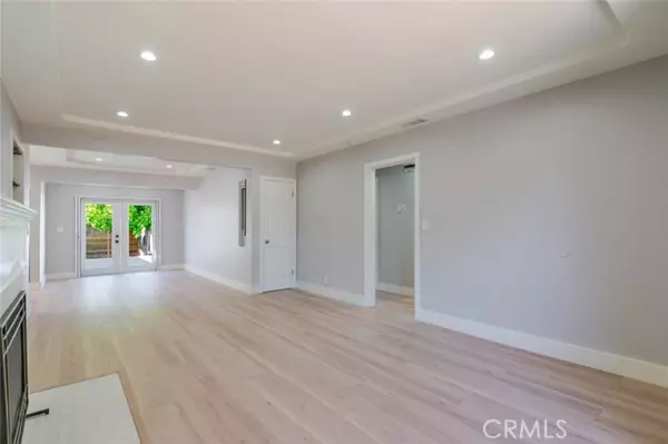 North Hollywood, CA 91606,6223 Carpenter AVE