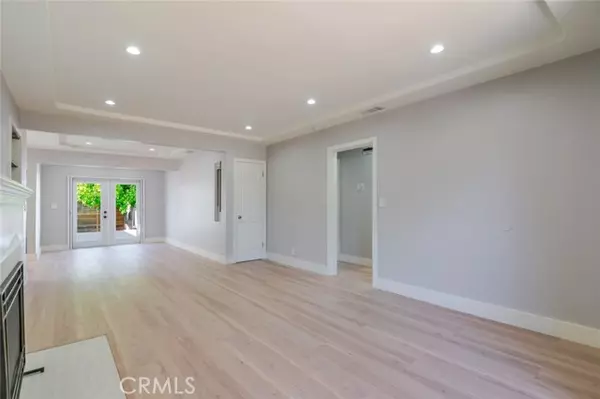 North Hollywood, CA 91606,6223 Carpenter AVE