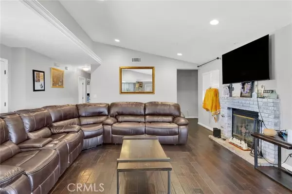 Hesperia, CA 92345,17722 Juniper St