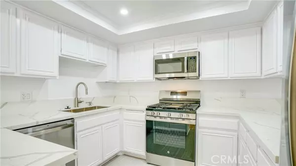 Canoga Park, CA 91304,8565 Independence AVE 7