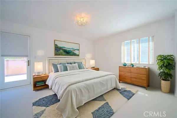 Thousand Oaks, CA 91320,254 Greenmeadow DR